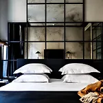Hotel Monsieur George & - Champs-elysees Paris