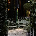 Hotel Monsieur George & - Champs-elysees