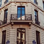 Monsieur George & - Champs-elysees Paris