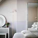 Monsieur George & - Champs-elysees 5*