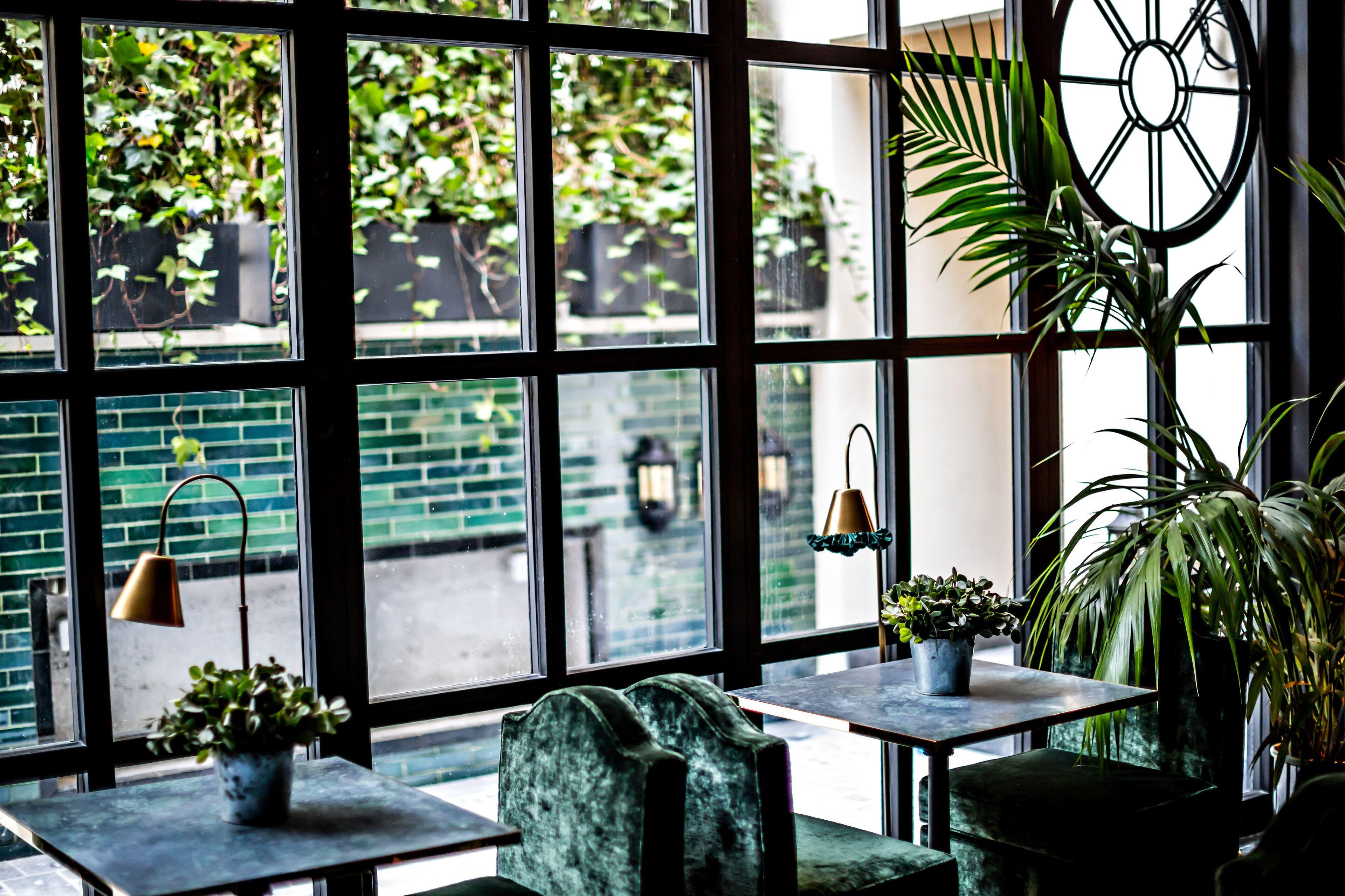 Monsieur George & - Champs-elysees