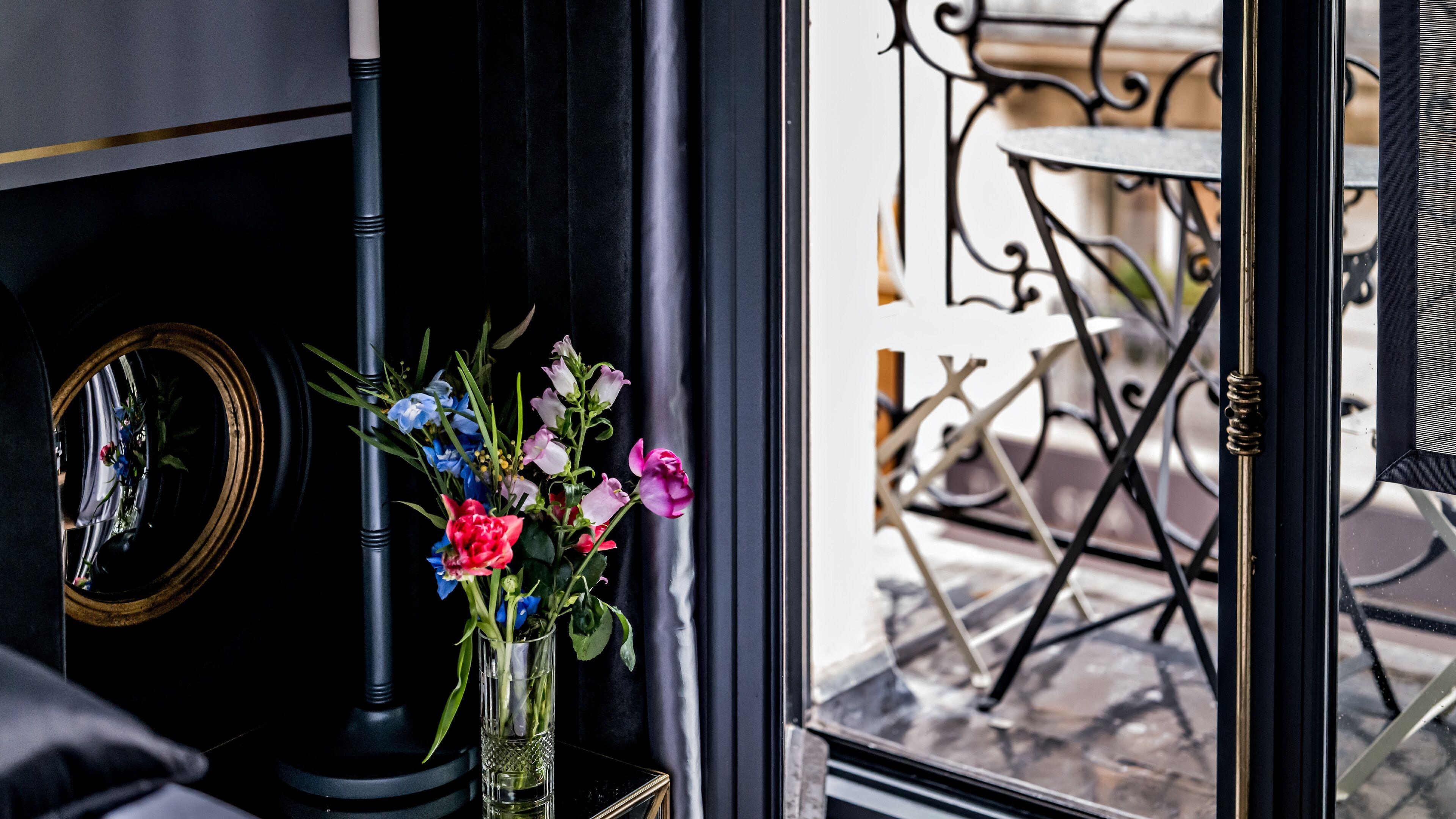 Monsieur George & - Champs-elysees